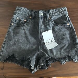 Stradivarius 32 (usa 0) faded black shorts destroyed. Brand new.